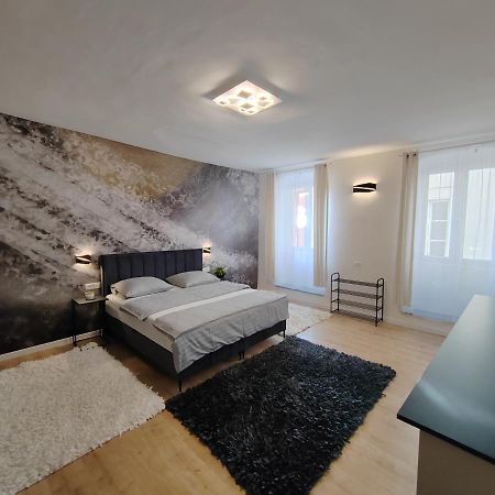 Town Square Apartment Ζαντάρ Εξωτερικό φωτογραφία