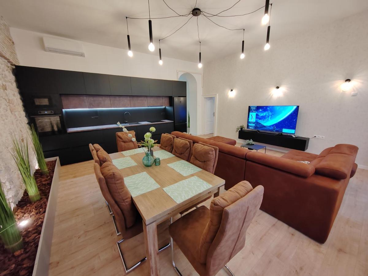 Town Square Apartment Ζαντάρ Εξωτερικό φωτογραφία