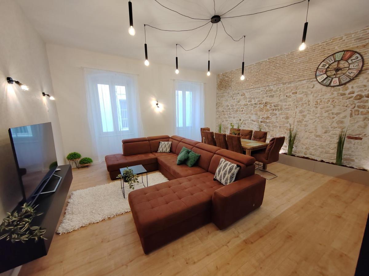 Town Square Apartment Ζαντάρ Εξωτερικό φωτογραφία