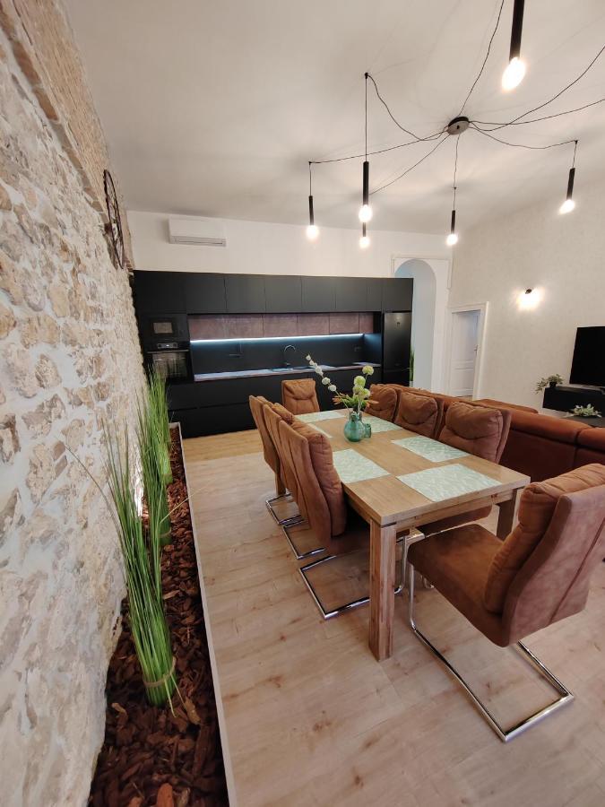 Town Square Apartment Ζαντάρ Εξωτερικό φωτογραφία
