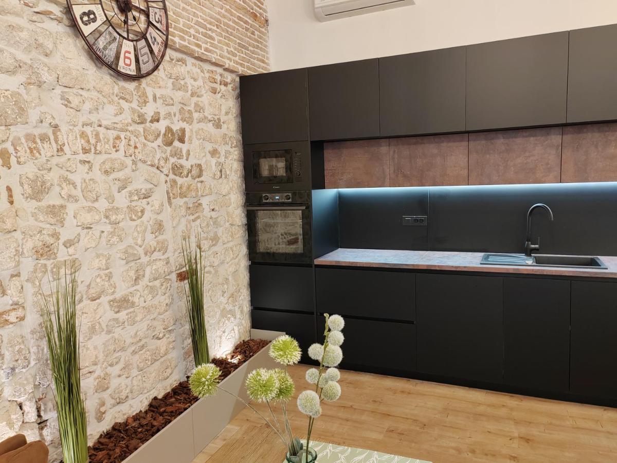 Town Square Apartment Ζαντάρ Εξωτερικό φωτογραφία