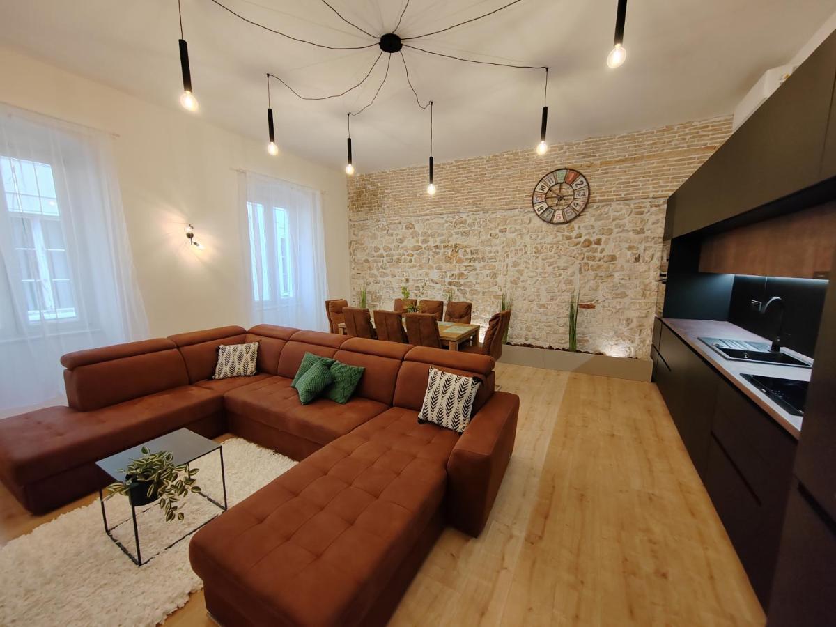 Town Square Apartment Ζαντάρ Εξωτερικό φωτογραφία
