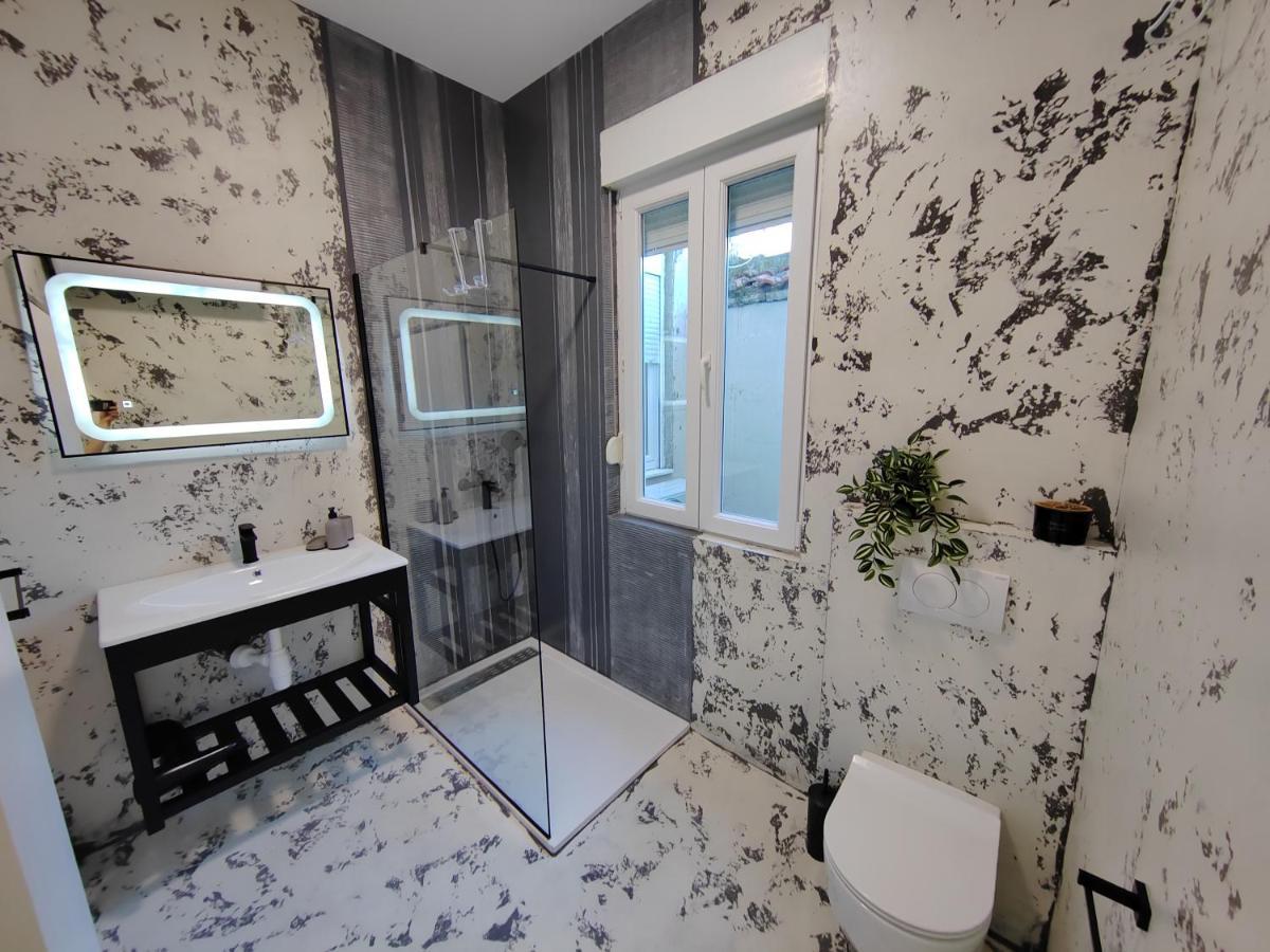 Town Square Apartment Ζαντάρ Εξωτερικό φωτογραφία