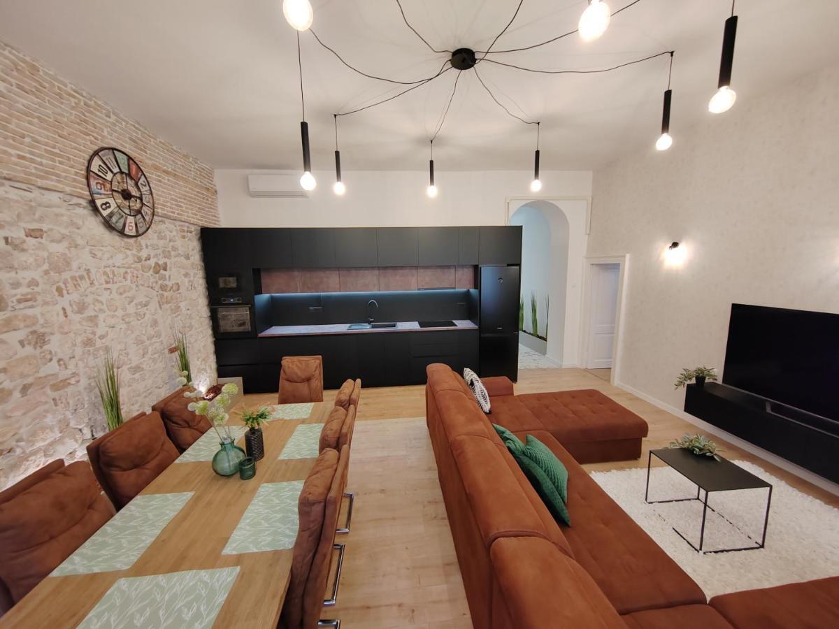 Town Square Apartment Ζαντάρ Εξωτερικό φωτογραφία