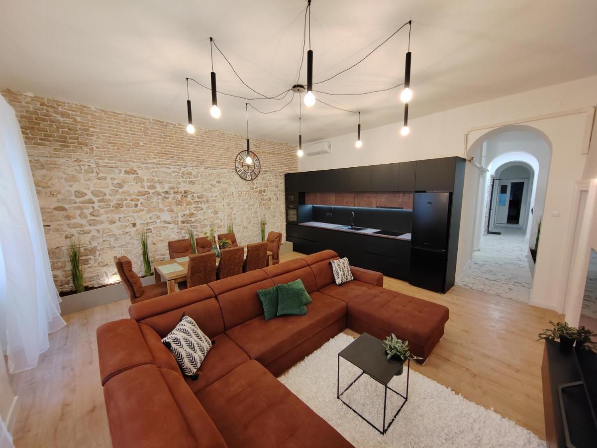 Town Square Apartment Ζαντάρ Εξωτερικό φωτογραφία