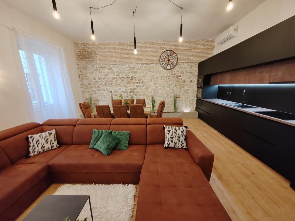 Town Square Apartment Ζαντάρ Εξωτερικό φωτογραφία