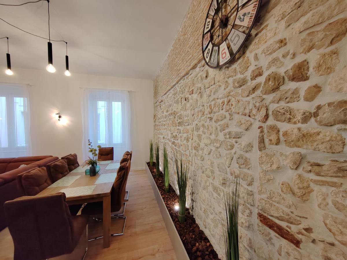 Town Square Apartment Ζαντάρ Εξωτερικό φωτογραφία