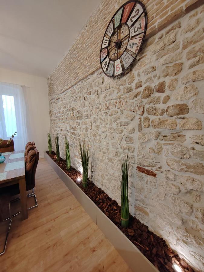Town Square Apartment Ζαντάρ Εξωτερικό φωτογραφία