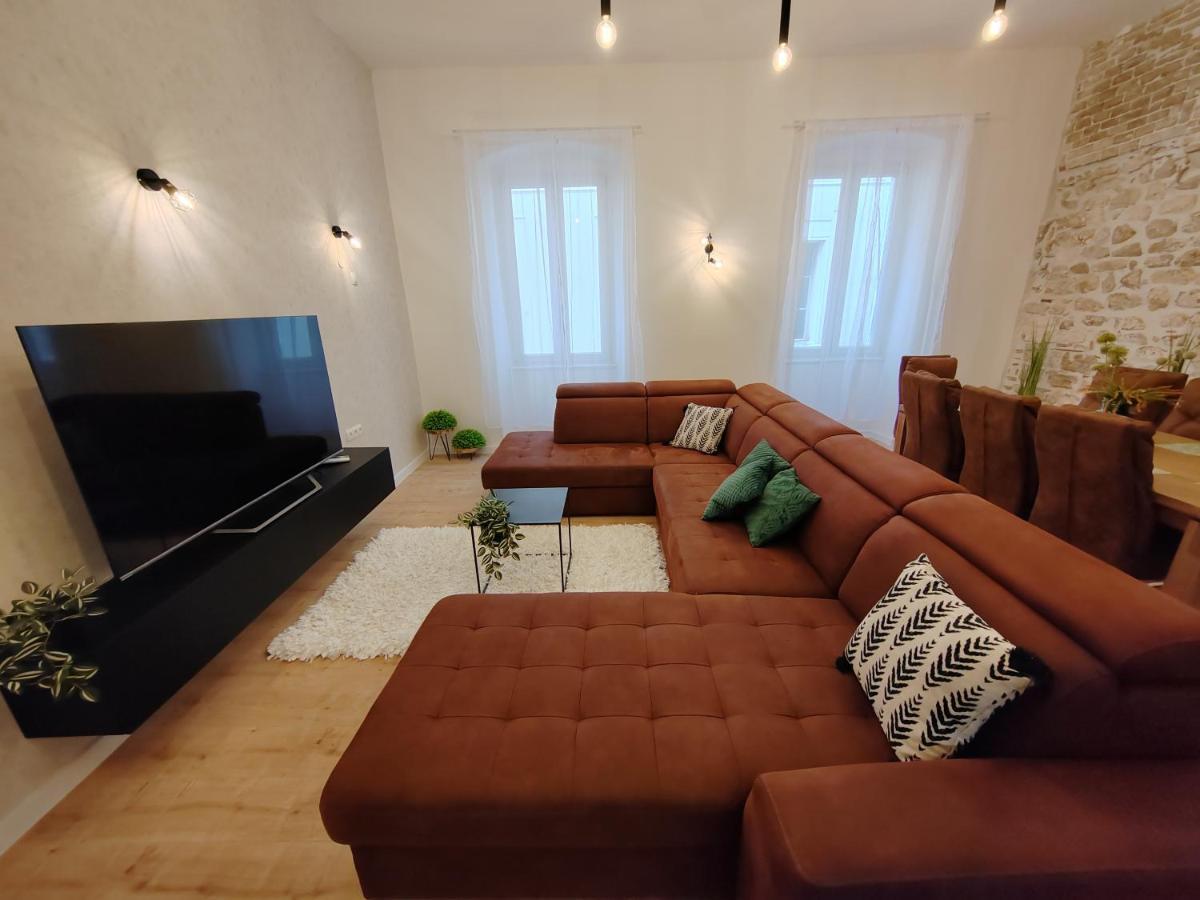 Town Square Apartment Ζαντάρ Εξωτερικό φωτογραφία