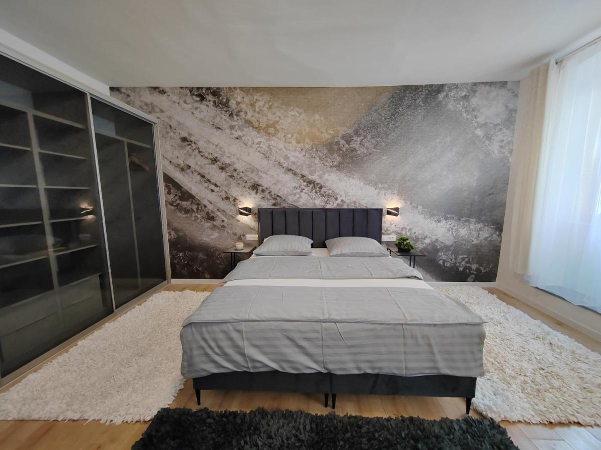 Town Square Apartment Ζαντάρ Εξωτερικό φωτογραφία